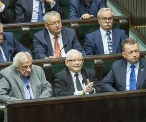 AI wybrała 5 najlepszych polityków w Polsce ostatnich 30 lat!