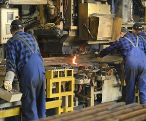 Kraków buduje Warszawie plac Zawiszy. Byliśmy w fabryce, gdzie powstanie 121 elementów wielkiej układanki