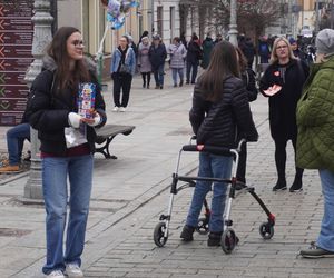 33. Finał WOŚP w Kielcach. Ulica Sienkiewicza