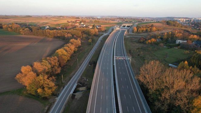 Tak na najnowszych zdjęciach prezentuje się północna obwodnica Krakowa S52