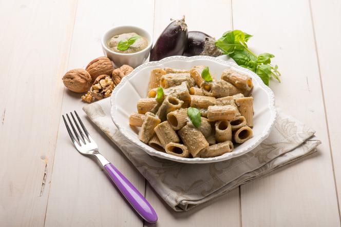 Makaron żytni z bakłażanem z menu beszamel.pl DIETETYCZNIE