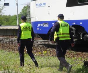 Rowerzysta potrącony przez pociąg Intercity. Zginął na miejscu. Dramat na stacji Warszawa ZOO