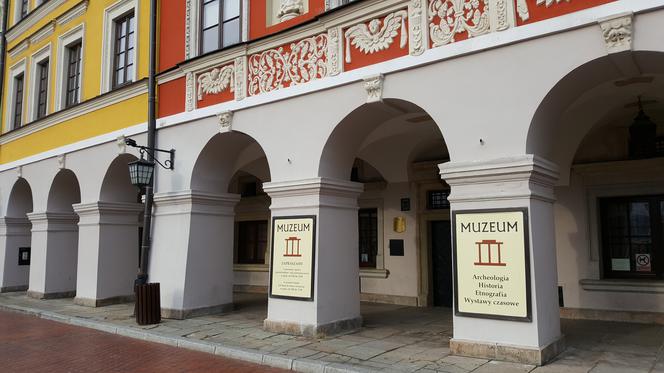 Zamość:  Muzeum Zamojskie zaprasza do siebie. Można  je zwiedzić bez wychodzenia z domu