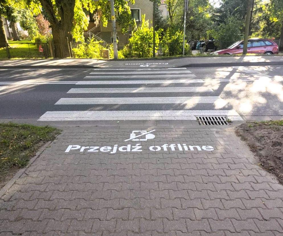 Pierwsze przejścia offline w Kątach Wrocławskich. Patrz na drogę, nie w telefon!