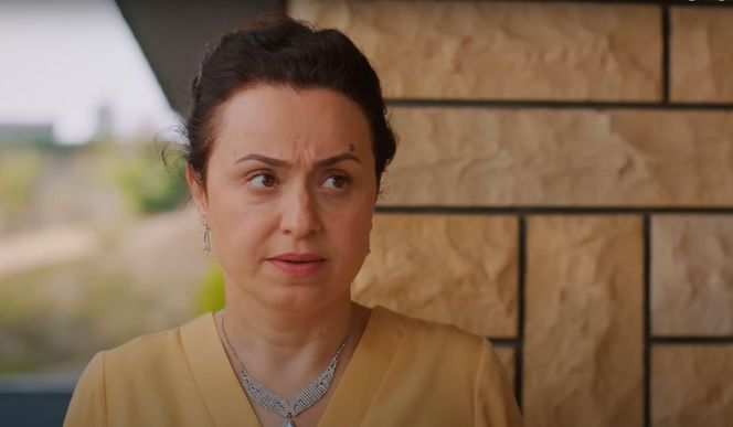 Kuzey odkrywa, że Yildiz i Hulya zostały zamknięte w składziku.