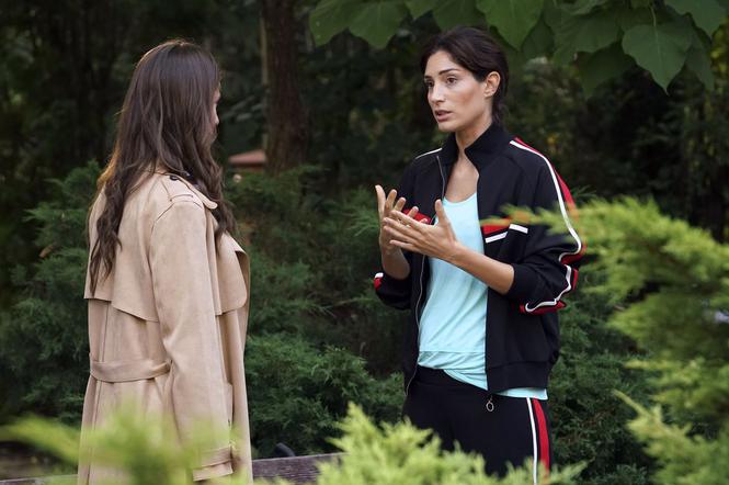 Barwy szczęścia, odcinek 1983, Celina (Orina Krajewska), Regina (Kamila Kamińska)