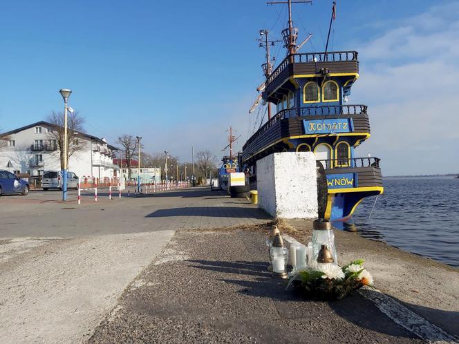 Dziwnów: Cała rodzina, w tym małe dzieci i piesek, była w aucie. Wpadli do wody, wszyscy utonęli