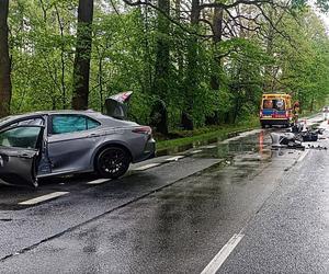 Wypadek w Grudzicach na DK94. Zderzyły się dwa samochody