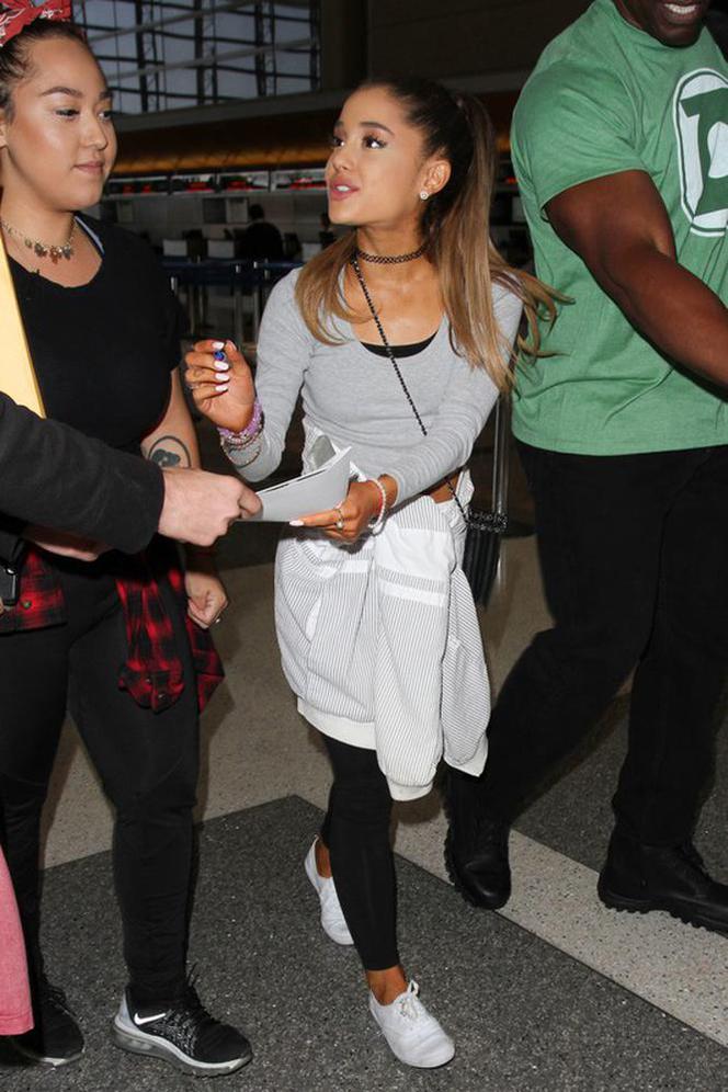 Ariana Grande na lotnisku