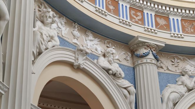 Najpiękniejszy basen w Polsce. Kąpiel pod kopułą jak z bajki na Dolnym Śląsku