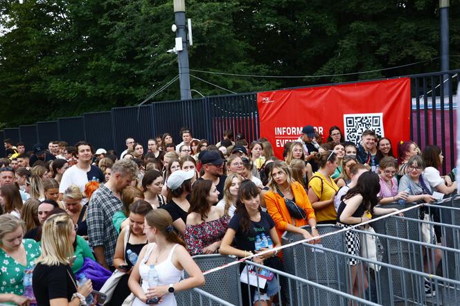 Gigantyczne kolejki przed stadionem. Tak fani czekali na koncert Dawida Podsiadło