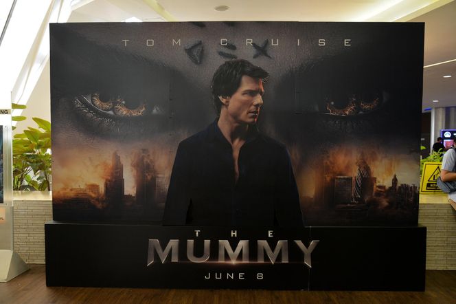 Plakat filmu "Mumia" z Tomem Cruisem, Bangkok, Tajlandia, 2017