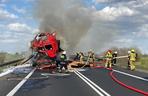 Wypadek na DK 16 między Barczewem a Biskupcem. Ciężarówka stanęła w płomieniach [ZDJĘCIA]