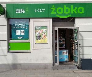 Sklepy Żabka 1, 2 i 3 maja 2025. Godziny otwarcia w długi weekend