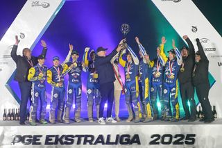 Ceremonia wręczenia trofeum po finale PGE Ekstraligi. Tak cieszył się PRES Toruń!