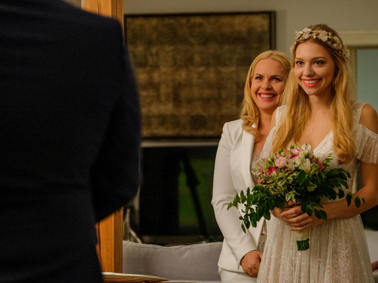 Przyjaciółki 16 sezon. Totalna metamorfoza Julki! Nicole Bogdanowicz wychodzi za mąż? 