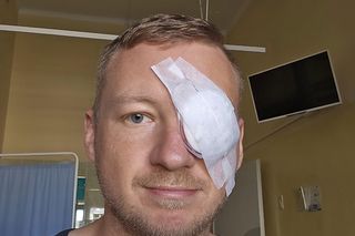 Strzelał do ludzi w Toruniu. Dziennikarz Marcin Lewicki jednym z poszkodowanych