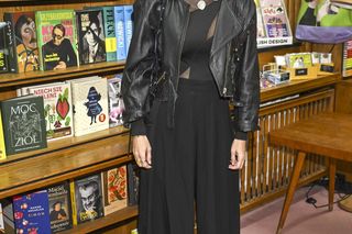 Tak wygląda Viola Kołakowska po rozstaniu z Karolakiem. Cała na czarno