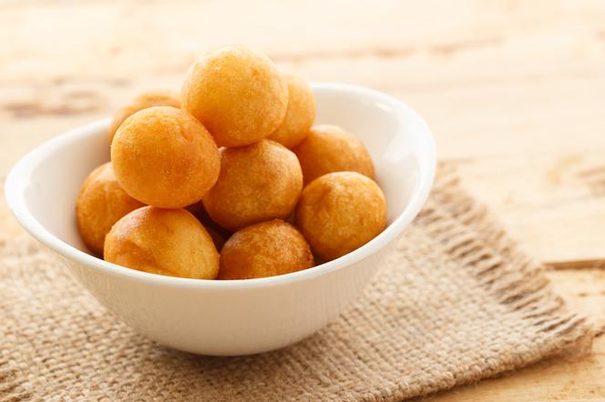 Przekąski na sylwestra Anny Starmach: kulki mozzarelli w cieście naleśnikowym