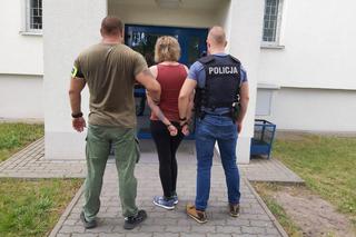 Bydgoszcz: Akcja policji na Fordonie. Mieszkanie 29-latki skrywało wiele tajemnic [ZDJĘCIA]