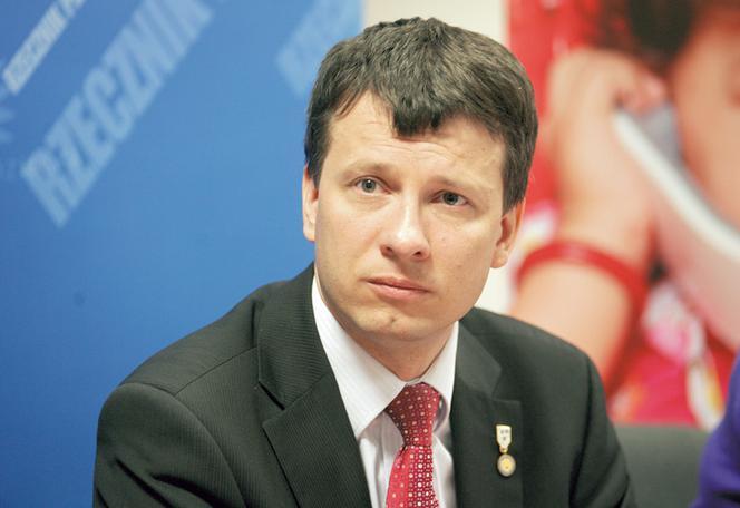 Przykułem się do drzwi bo rzecznik praw dziecka nie chce mi pomóc