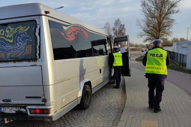 Koszalińska drogówka kontroluje busy i tiry przejeżdżające przez miasto