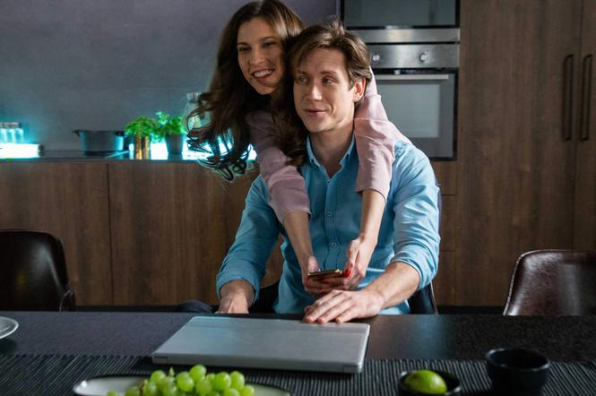 Zakochani po uszy, odc. 66. Sylwia (Kamila Kamińska), Piotr (Michał Meyer)