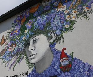 Mural Marii Konopnickiej rozkwitł na ścianie szkoły w Lipinach! Edukacyjne arcydzieło Nawrotanki