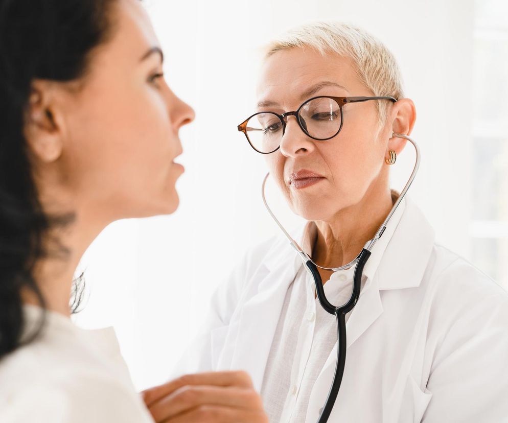 Lekceważony objaw może sygnalizować stan zagrożenia życia. Sprawdź, co się dzieje we śnie