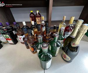 Nielegalny alkohol w delikatesach w Nowogardzie
