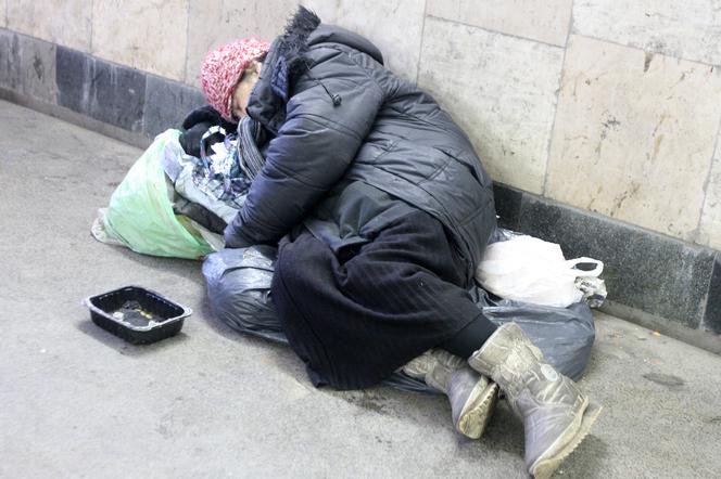 Bezdomny na dworcu Warszawa Zachodnia