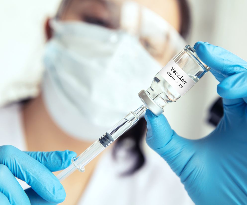 Szczepionka AstraZeneca może zmniejszyć transmisję wirusa SARS-CoV-2