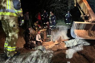 Koń wpadł do studni. Akcja ratunkowa trwała ponad 8 godzin