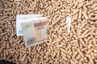 Ceny pelletu spadają! Ile aktualnie płaci się za pellet drzewny?