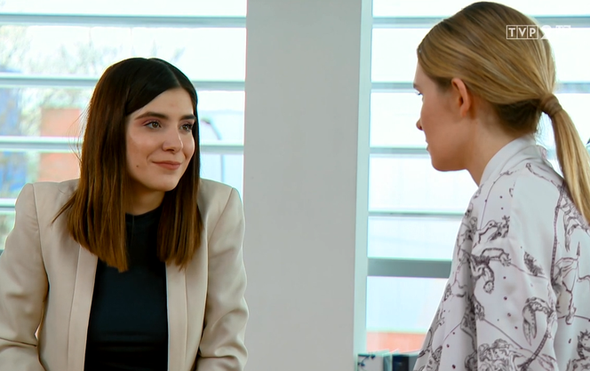 Barwy szczęścia, odcinek 2288, Agata (Natalia Zambrzycka), Mka (Ewa Mosakowska)