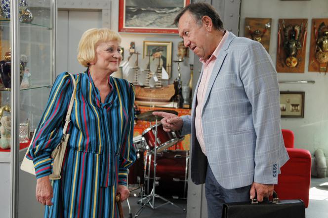 Lombard, życie pod zastaw: Filomena (Małgorzata Rożniatowska), Kazimierz, właściciel (Zbigniew Buczkowski)