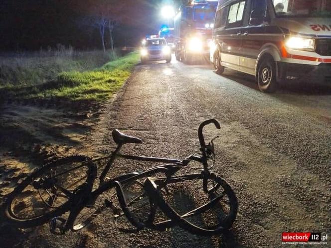 Tragiczne potrącenie rowerzysty pod Sępólnem! Mężczyzna zginął na miejscu [ZDJĘCIA]