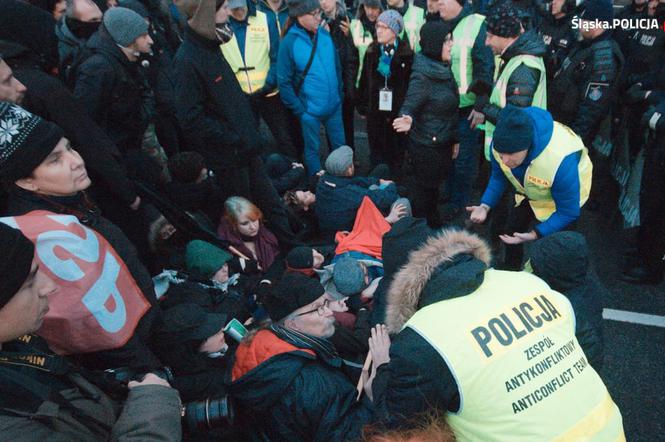 Komunikat policji po „Marszu dla klimatu”. Rozwiązali go organizatorzy