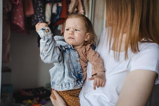 Poranki z dzieckiem to koszmar i ciągłe spóźnienia? Poznaj te 4 triki, podziękujesz sobie później