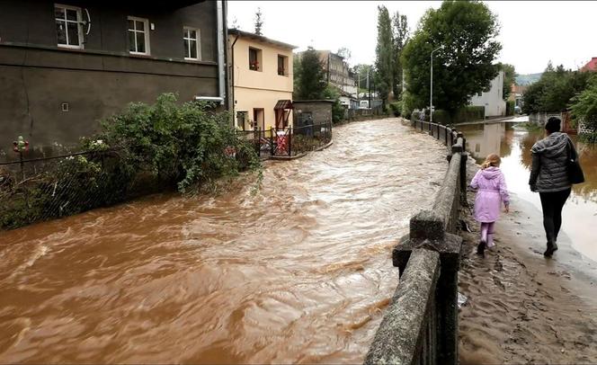 Bystrzycka Kłodzka pod wodą. Wielka woda zalała miasteczko na Dolnym Śląsku