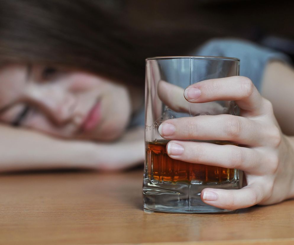 Fazy alkoholizmu. Tak wyglądają poszczególne etapy uzależnienia 