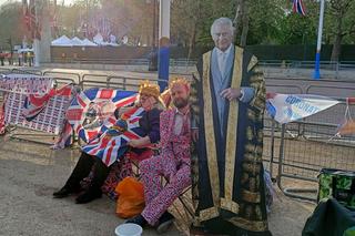 Oczekiwanie na koronację króla Karola III. Ludzie z całego świata rozbijają obozowiska pod Pałacem Buckingham