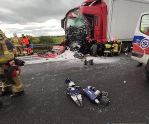 Wypadek na autostradzie A4. Zderzyły się trzy ciężarówki