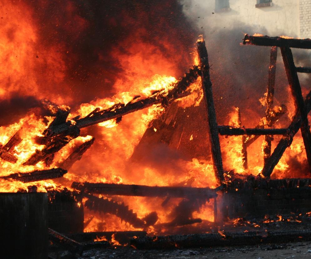 Pożar warsztatu samochodowego przy Lubelskiej w Olsztynie. Straty wynoszą 100 tys. zł