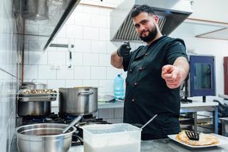 Restauracja Neptun w Gdyni po Kuchennych Rewolucjach to Bistro Niezłe Kino. 