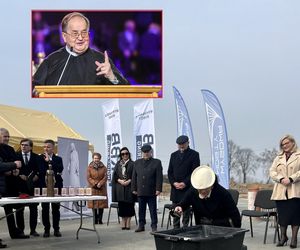 Budują gigantyczny pomnik. Nie zaprosili Rydzyka