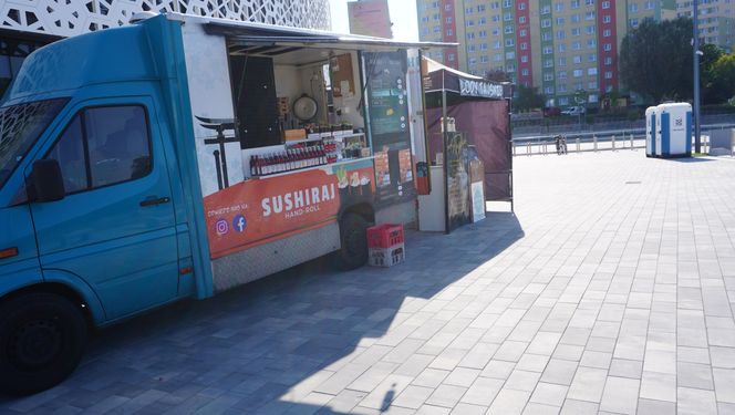 Festiwal Food Trucków w Olsztynie. Pod halą Urania można zjeść dania z kuchni całego świata [ZDJĘCIA]