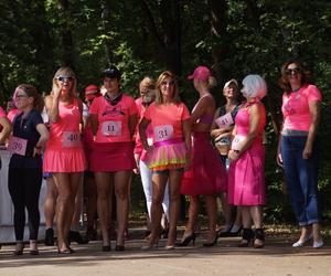 Bydgoszcz. Panie i panowie biegali w szpilkach w szczytnym celu! [ZDJĘCIA]