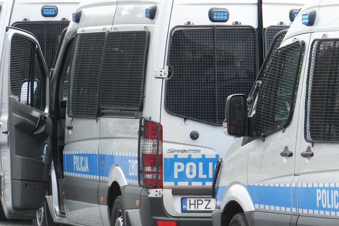 Nalot policji na mieszkanie w Białymstoku. Policja: sprawa jest rozwojowa [ZDJĘCIA]