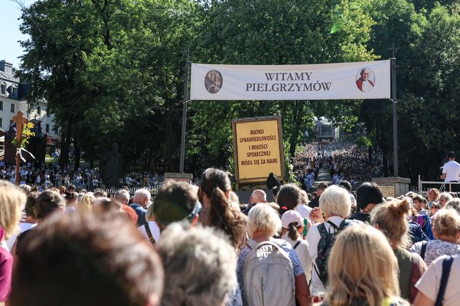 Pielgrzymka kobiet do Piekar. Przyszły tysiące pielgrzymów